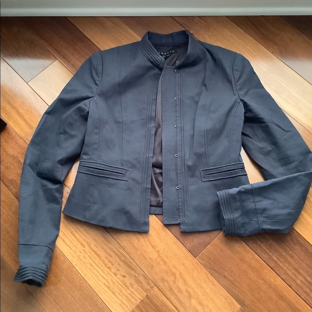 Theory cropped jacket size P